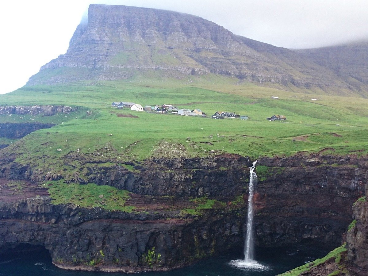 Điều duy nhất Garfors muốn nói về Faroe, một quần đảo nằm giữa Na Uy và Iceland là: “Bạn còn chờ đợi gì nữa? Hãy tới quần đảo Faroe đi”.