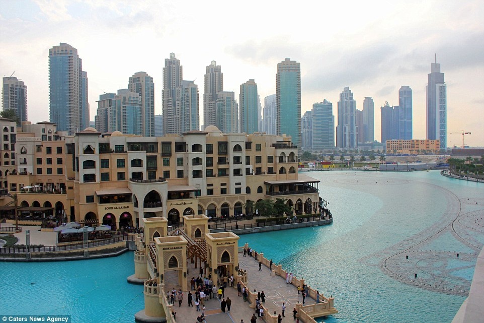 Anh cho biết: “Tôi ít nhớ đến các tiện nghi, dù việc dùng hố xí khô ngoài vườn không dễ dàng gì. Nhưng điều đó chẳng nghĩa lý gì so với lượng nước tôi tiết kiệm được so với dùng toilet thường”. 