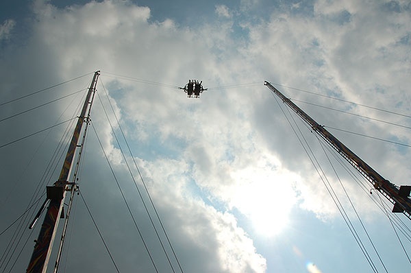 Nu du khach gay chan vi du quay dut cap hinh anh