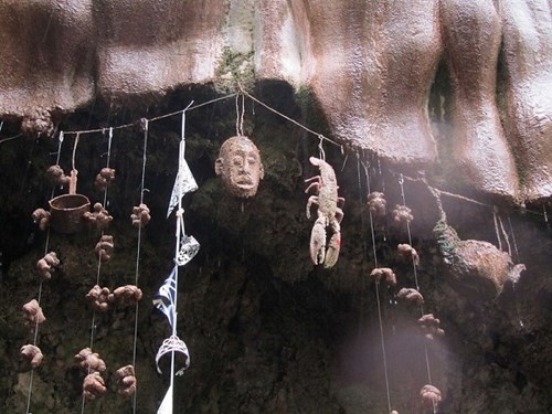 Rất nhiều đồ vật hóa đá còn lại tại đây.