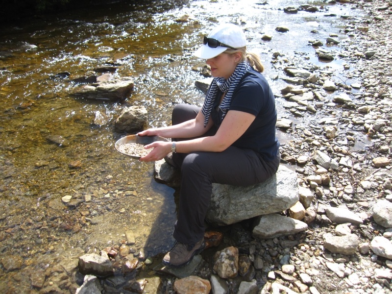 Free Claim #6, Canada: Khu mỏ vàng này nằm ở lạch Bonanza, thuộc Klondike. Được F. Ladouceur phát hiện vào tháng 10 năm 1896, hiện tại Free Claim #6 thuộc quyền quản lý của Hiệp hội du khách Klondike. Du khách được tự do đào vàng ở đây, không phải trả phí và được giữ bất cứ thứ gì họ tìm được.