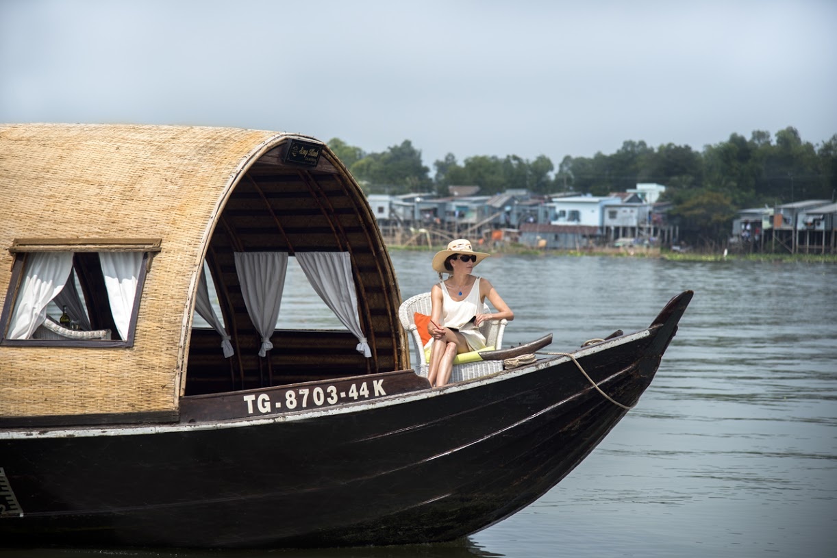 Du khách cũng có thể nghỉ đêm và trải nghiệm vùng Mê Kong trên những du thuyền được thiết kế phù hợp với không gian sông nước Việt Nam.