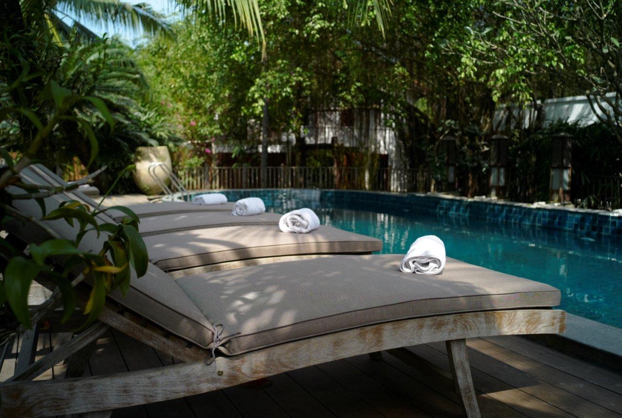 Khu nghỉ dưỡng có đầy đủ quán cà phê, nhà hàng, cùng các tiện ích như massage, xông hơi.