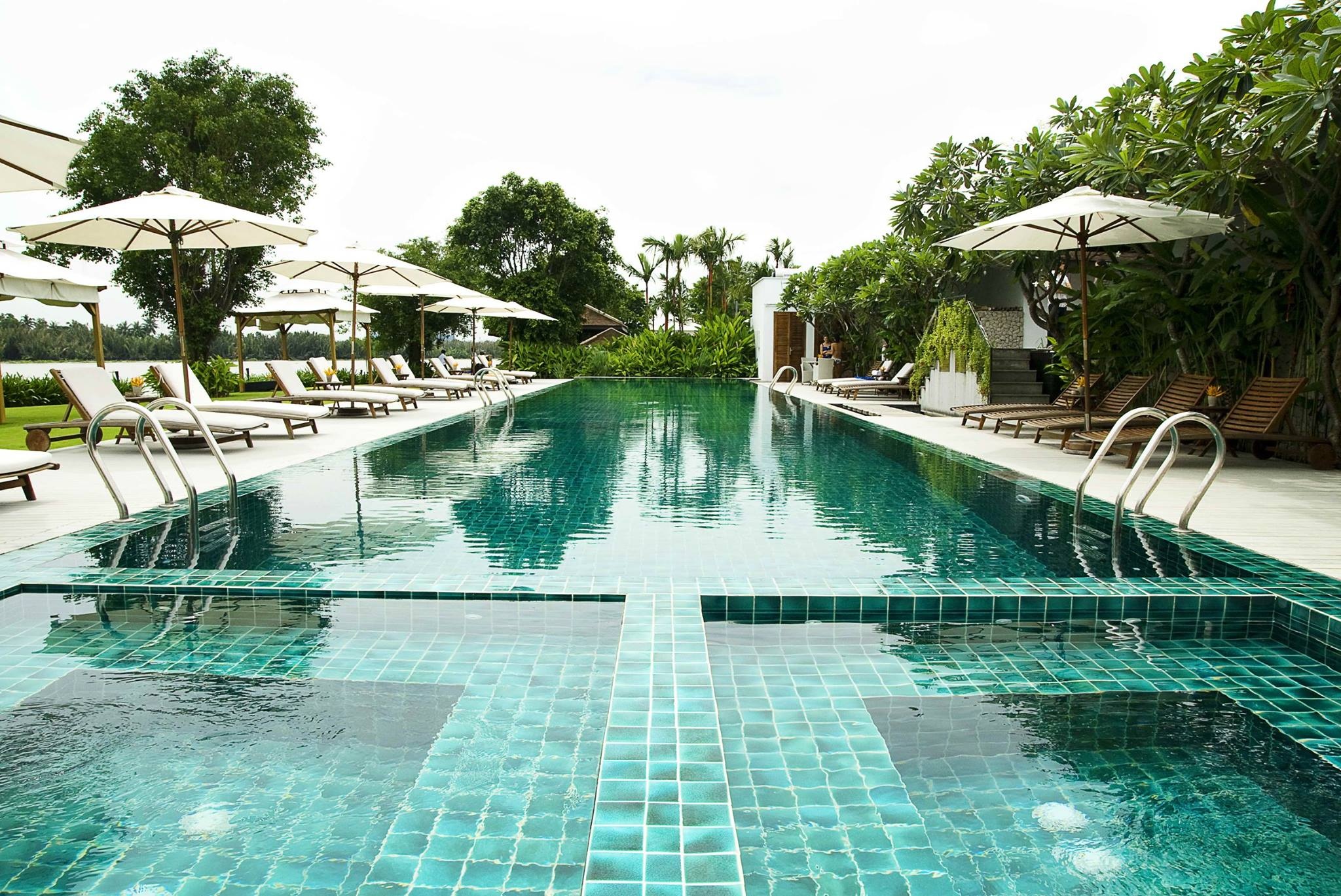 Thảo Điền Village: Nằm ở khu Thảo Điền tổng diện tích lên tới gần 20.000 m2, khu nghỉ dưỡng này cách trung tâm TP HCM khoảng 7 km, với không gian xanh mát, rộng rãi.