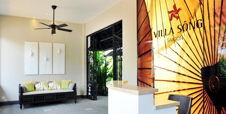 Villa Sông Sài Gòn: Nằm ở Thảo Điền, cách trung tâm thành phố khoảng 8 km, Villa Sông Sài Gòn có 23 phòng với thiết kế sang trọng, đầy đủ tiện nghi. 