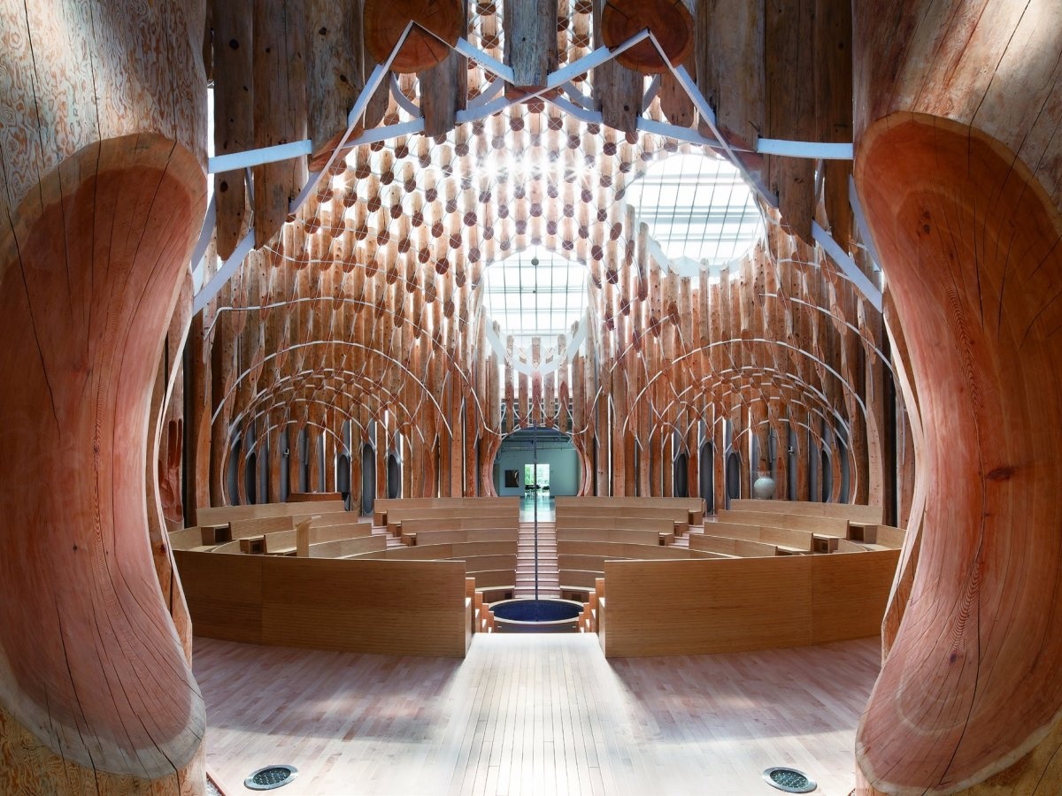 Nhà thờ “Ánh sáng cuộc đời” của công ty Shinslab (Gapyeong, Hàn Quốc): Công trình này được xây dựng ở núi Bori với thiết kế bên trong độc đáo, khiến du khách có cảm giác như lạc vào một thế giới khác. Tại đây còn có đủ cơ sở vật chất cho 100 người ở lại trong các sự kiện tôn giáo, với nhiều phòng nghỉ, một nhà hàng và một quán cà phê.