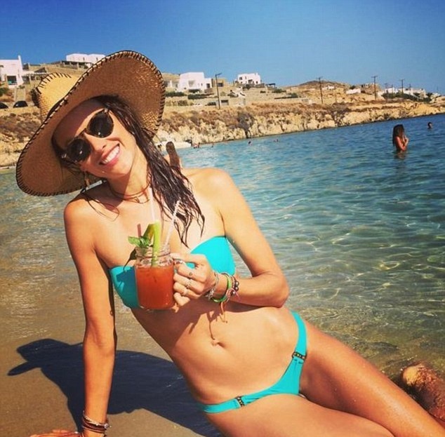 Dai gia va sao Hollywood lam gi trong ky nghi he? (phan 2) hinh anh