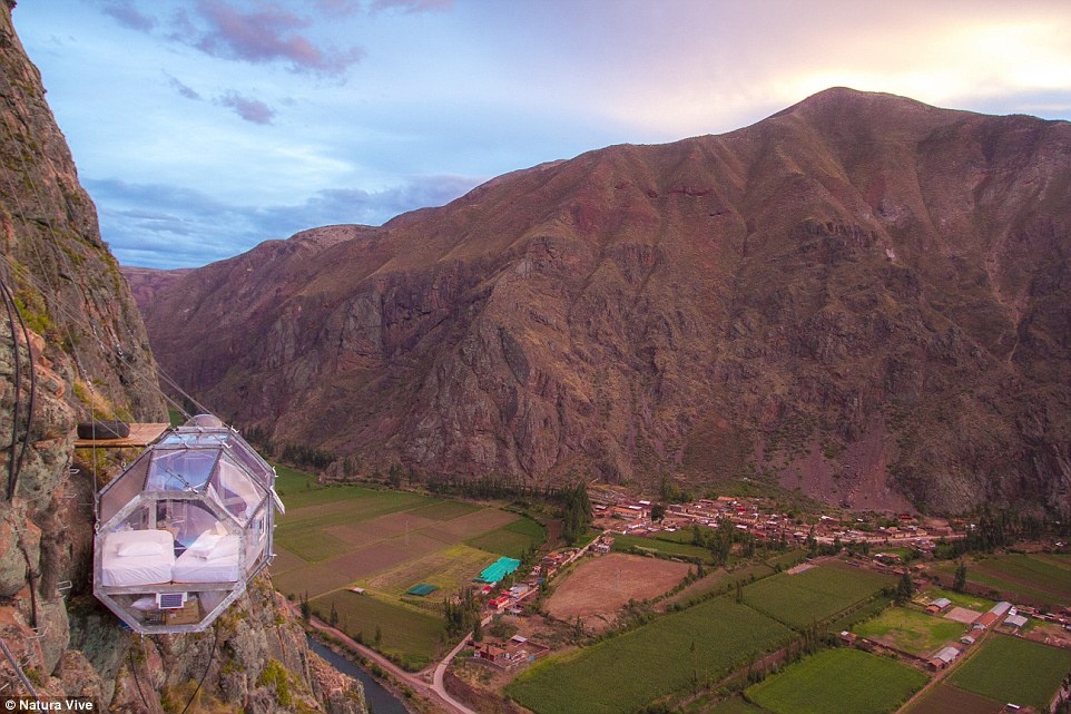 Phòng Adventure của Natura Vive, Peru: Những người ưa mạo hiểm không thể bỏ qua phòng Adventure của khách sạn trên cao Natura Vive, nằm cheo leo ở vách đá thuộc một trong những ngọn núi cao nhất Peru. 