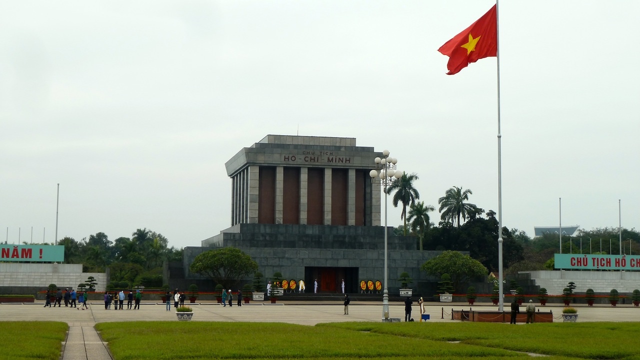 Nhung diem tham quan hut khach Tay o Ha Noi hinh anh