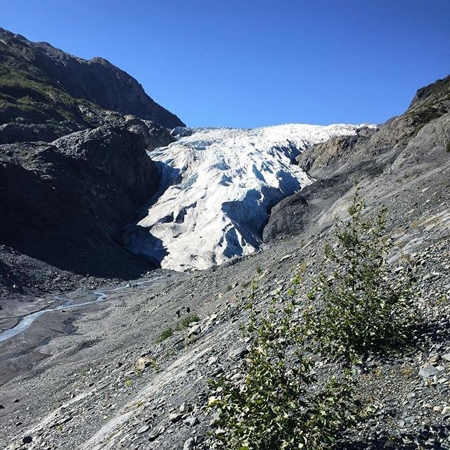 Ông muốn các thế hệ sau vẫn còn cơ hội chiêm ngưỡng những sông băng ngoạn mục này.