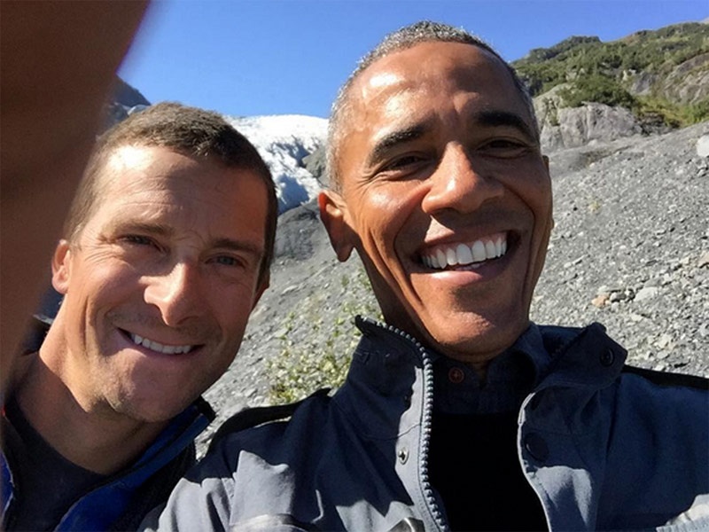 đây. Ông Obama sẽ xuất hiện cùng chuyên gia sinh tồn Bear Grylls ở Alaska trong chương trình đặc biệt của NBC - “Khám phá thế giới hoang dã cùng Bear Grylls”. Ông hài hước chia sẻ: “May là tôi chỉ gặp có mỗi Bear (gấu) này ở công viên thôi”.