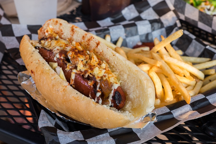 Xúc xích tuần lộc, Alaska, Mỹ: Loại xúc xích này có vẻ hơi lạ nhưng có vị khá ngon. Ảnh: Thefoodpornographer.