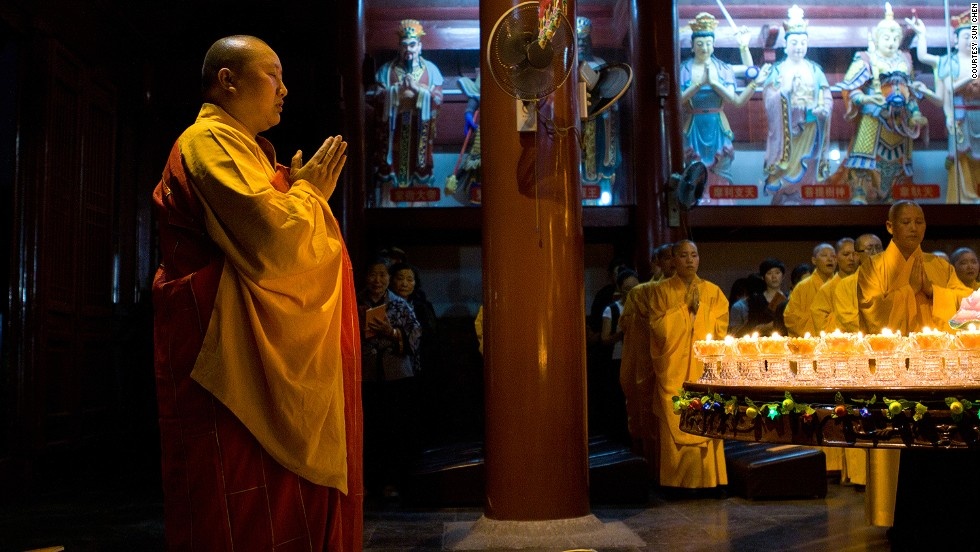 Ông đã đến đền Jiming không biết bao nhiêu lần để có thể chụp được những bức ảnh đẹp.