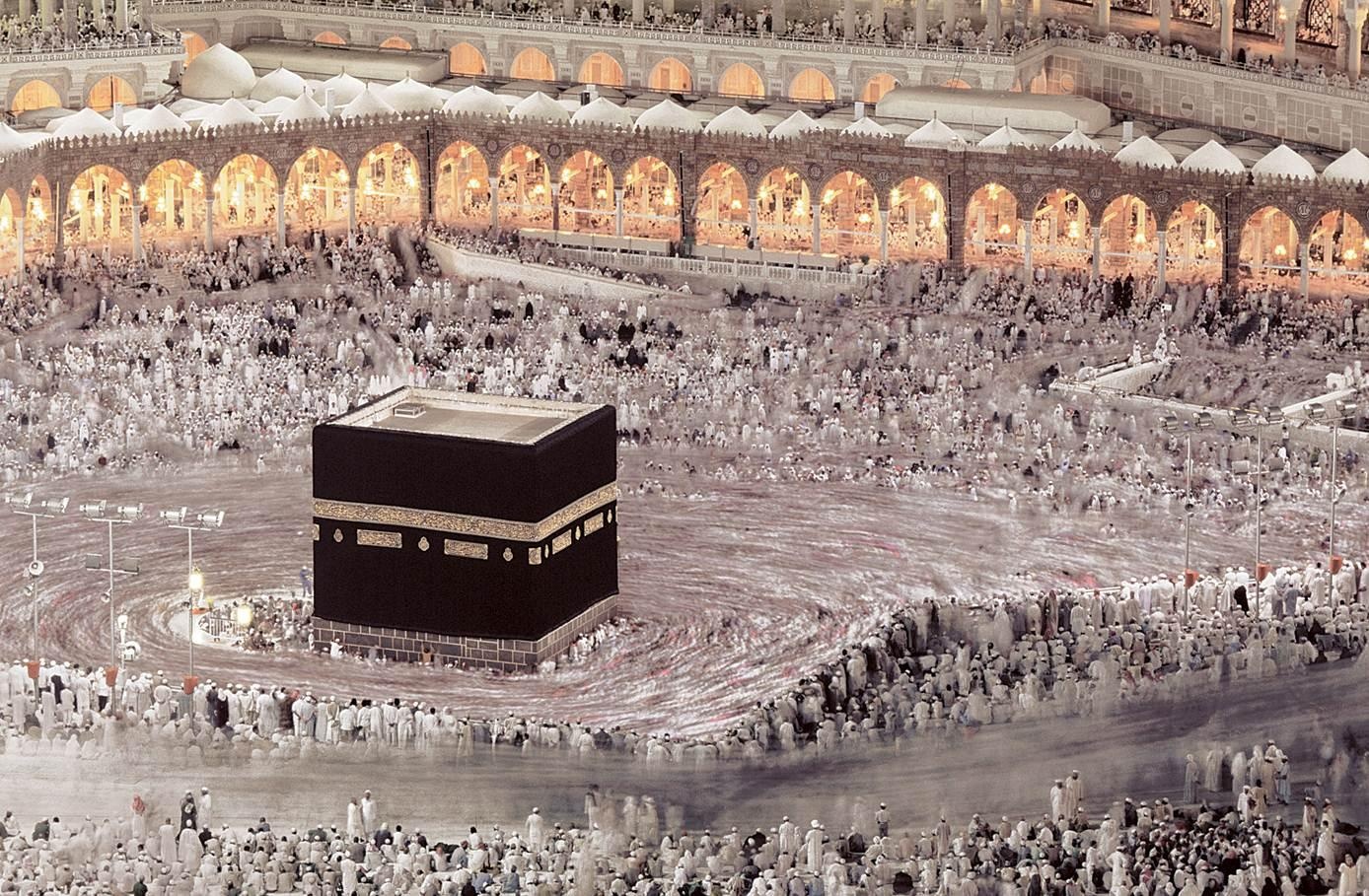 Khoi den bi an giua long thanh dia Mecca hinh anh