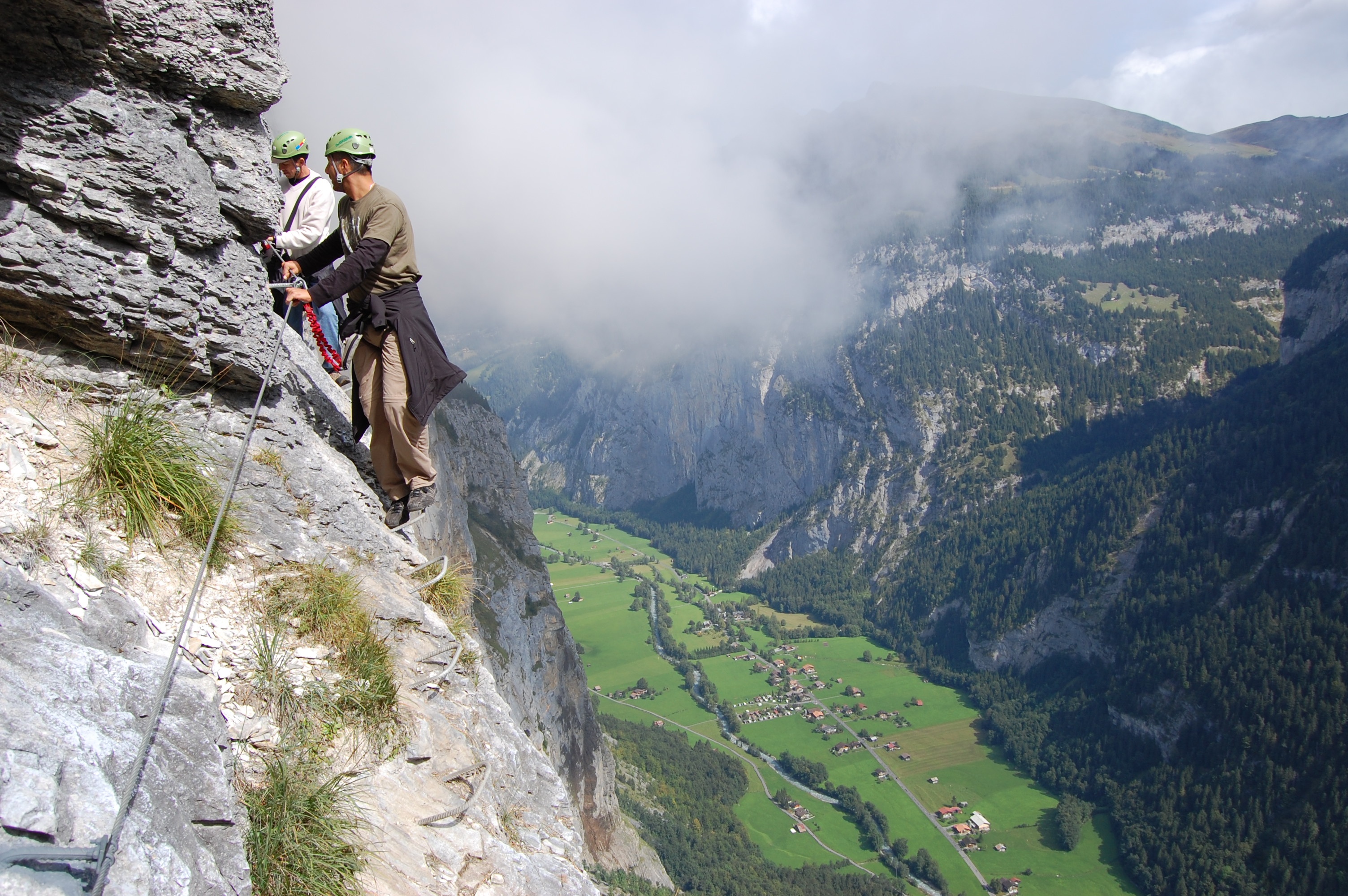 Nhung tuyen duong say chan la mat mang hinh anh