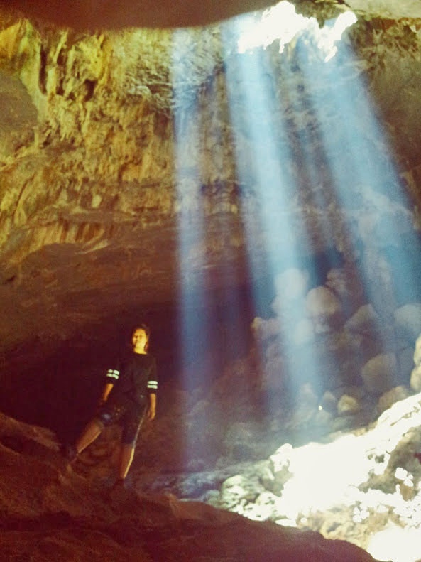 Giếng trời hay hố sụt là đích đến của chuyến đi gian truân, vất vả này.