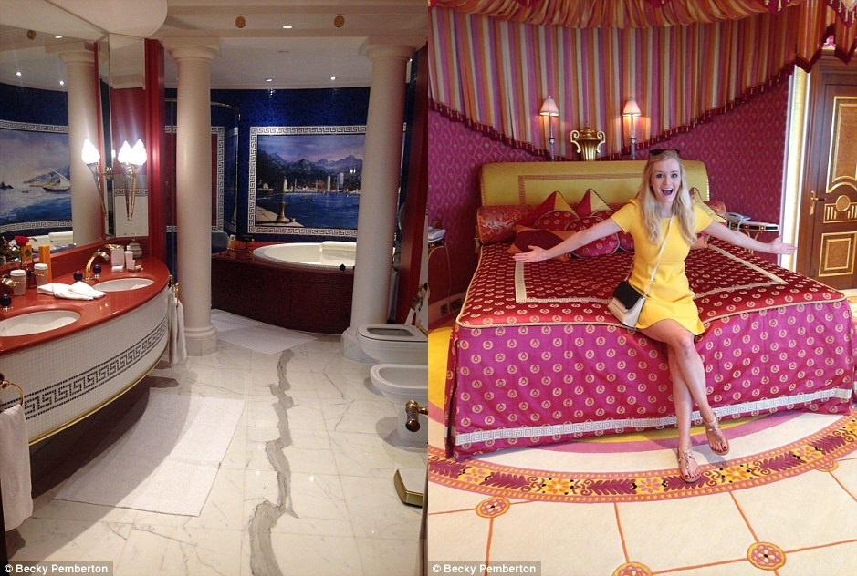 Phòng tắm của Becky có các sản phẩm của Hermes. Một quản gia đã chuẩn bị sẵn bồn tắm cho cô để thư giãn. Trong ảnh bên phải, Becky đang ở trong phòng hoàng gia của mình.