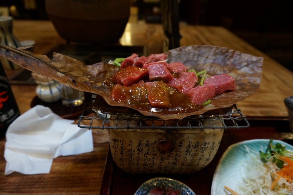 15. Takayama, Nhật Bản: Thành phố Takayama giống như vừa bước ra từ một bộ phim hoạt hình Nhật Bản, với vẻ đẹp tinh tế cùng nền ẩm thực độc đáo. Đừng bỏ lỡ cơ hội thử thịt bò Hida, loại thịt có chất lượng không kém cạnh gì bò Kobe nổi tiếng.