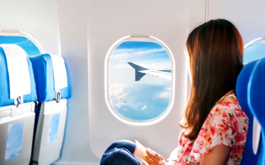 Hành khách trên máy bay hỏi: 