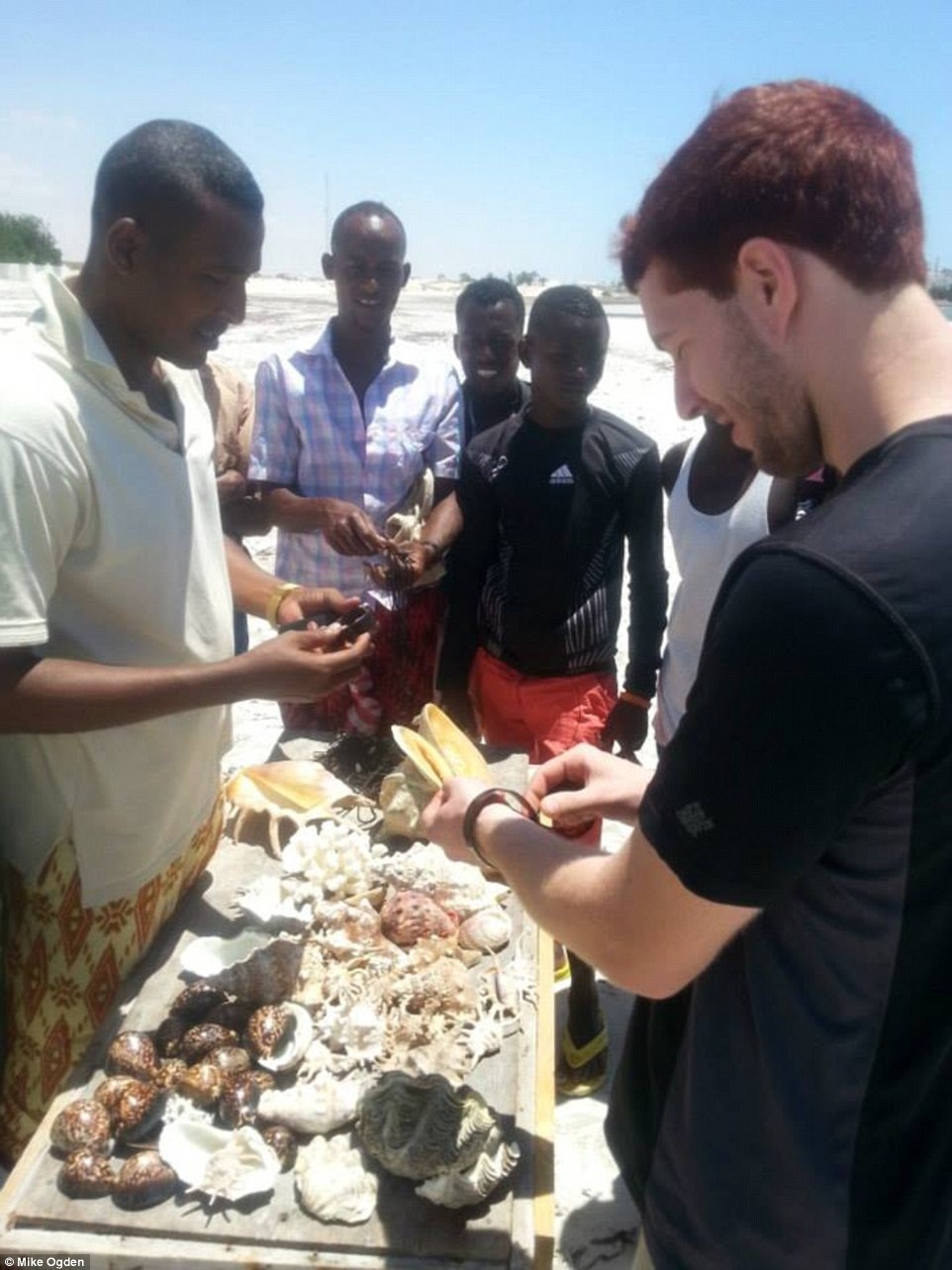 Ogden cho biết chuyến đi hoàn toàn xứng đáng với những rủi ro anh phải chịu đưng. Anh được tới thăm những khu chợ nhộn nhịp, các tòa nhà đầy dấu đạn, bãi biển tuyệt đẹp. Ogden cho biết điểm dừng yêu thích nhất của anh là bãi biển Jazeera, nơi anh có cơ hội tiếp xúc và trò chuyện với ngư dân địa phương.