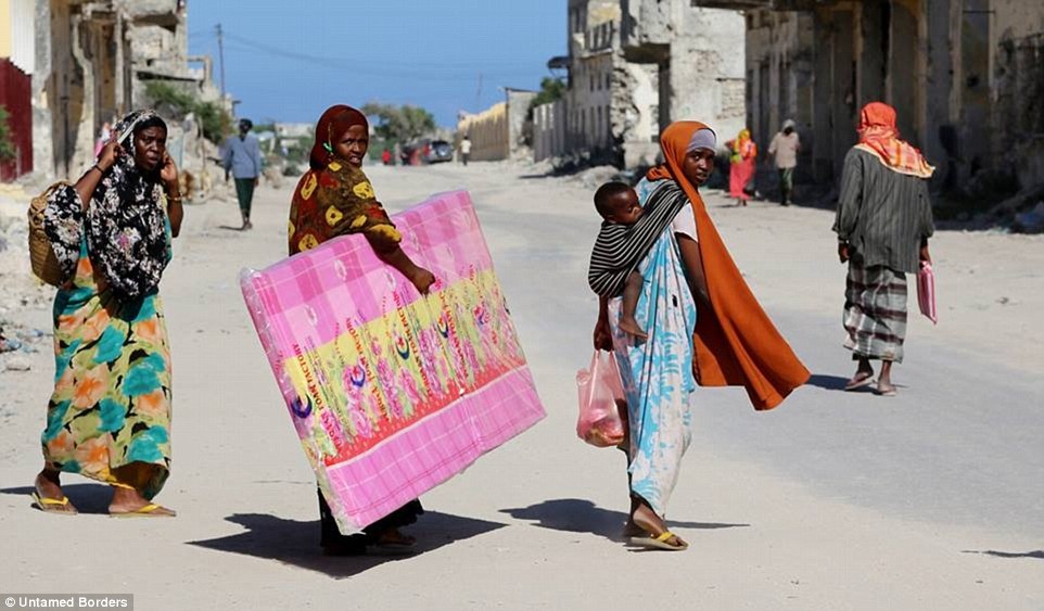 Du khách đăng ký tour của Untamed Borders sẽ được trải nghiệm cuộc sống ở một trong những thành phố nguy hiểm nhất thế giới.