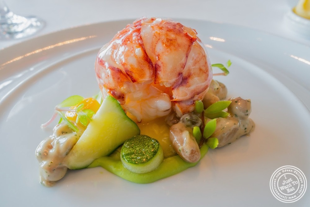 Món tôm hùm Nova Scotia nướng bơ của bếp trưởng Thomas Keller được nhiều thực khách yêu thích. Ảnh: Ijustwanttoeat.