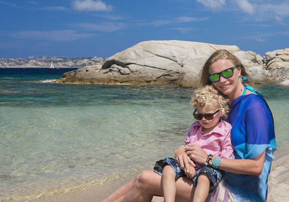 Với diện tích lên tới 28 hectare và vị trí biệt lập, Valle dell’Erica được nhiều ngôi sao yêu thích, như Jodie Kidd và cậu con trai Indio. 