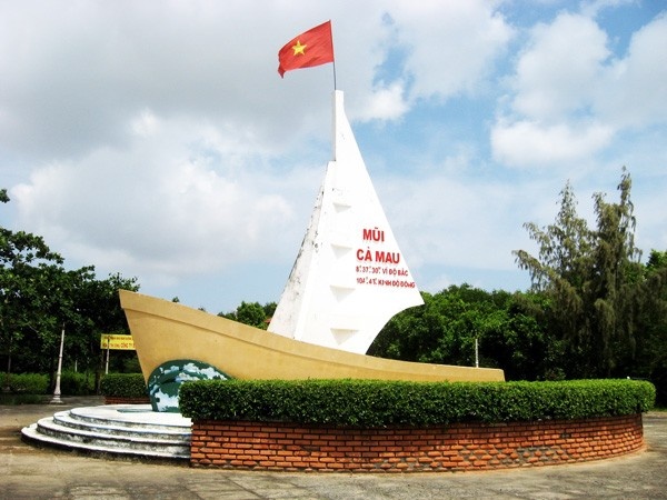 Ve Ca Mau an gi, choi dau? hinh anh