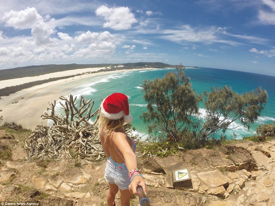 Mollie cho biết cô cố gắng update blog hàng ngày trong suốt 2 năm qua, và mới chỉ 6 tháng gần đây cô mới bắt đầu nhận được các dự án trả tiền qua blog. 