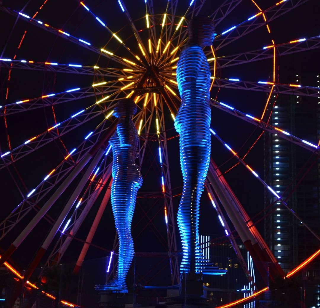 Kurban Said viết cuốn tiểu thuyết nổi tiếng này vào năm 1937. Tới nay, chưa ai biết thân thế thực sự của tác giả này. 