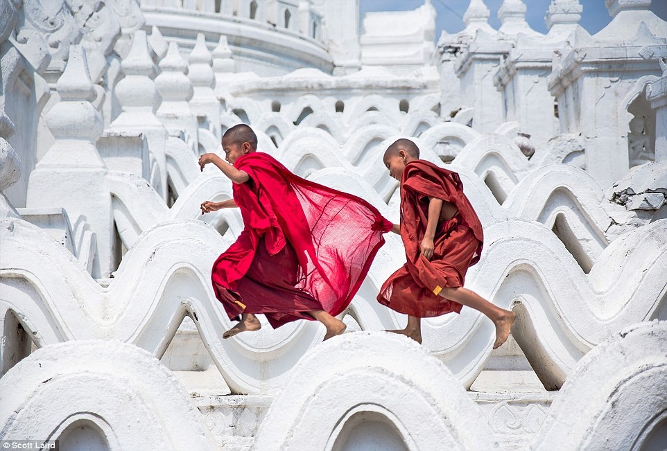 Bức ảnh thứ 2 của nhiếp ảnh gia Scott Laird được chụp ở Mingun, Myanmar.