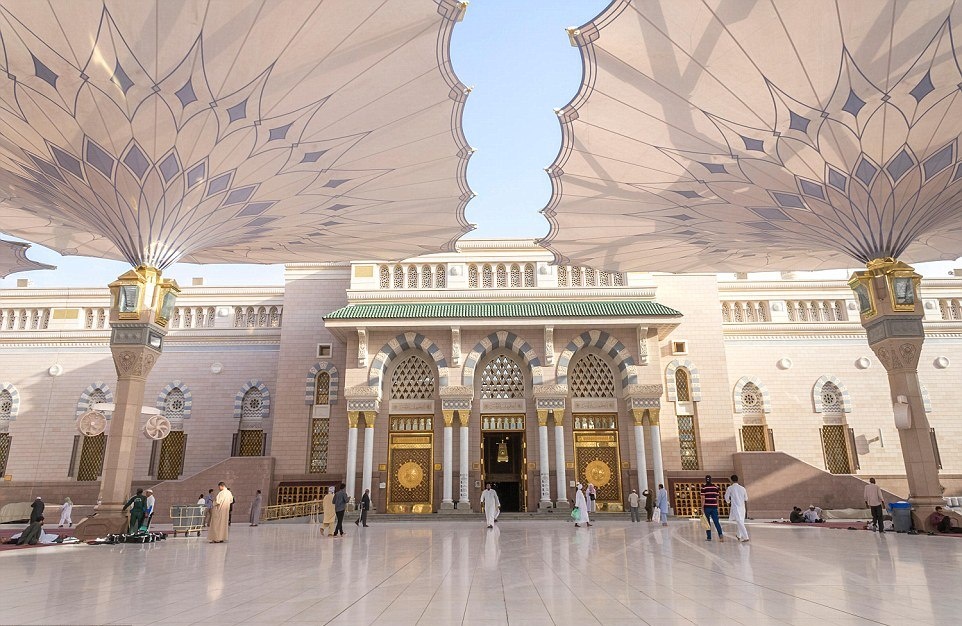 Nhung thanh duong Hoi giao long lay nhu trong co tich hinh anh