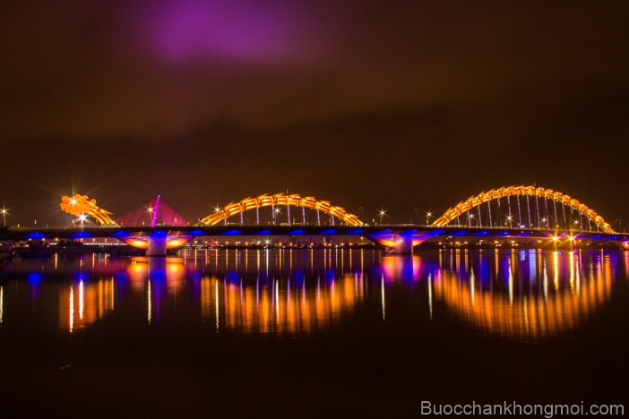 Đà Nẵng: Thành phố đáng sống nhất Việt Nam này khiến du khách muốn quay lại nhiều lần bởi những bãi biển sạch sẽ, nhịp sống bình yên, con người thân thiện. Một trong những trải nghiệm không thể bỏ qua khi tới Đà Nẵng là thưởng thức các món ăn nổi tiếng như bánh tráng cuốn thịt heo, bún mắm nêm, mì Quảng, bê thui...