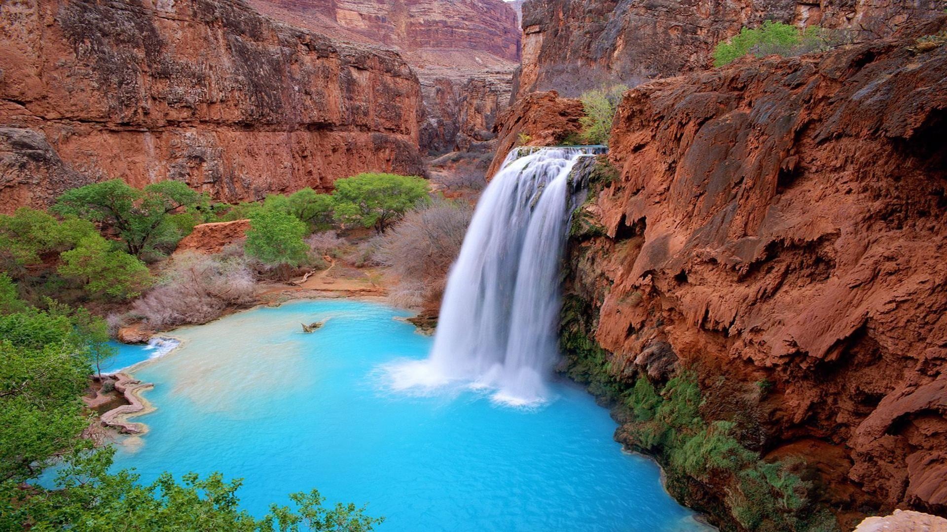 4. Thác Havasu, Arizona, Mỹ:  Nằm ở góc tây nam Công viên quốc gia Grand Canyon, nổi tiếng với làn nước xanh biếc và dải thác tuyệt đẹp, Havasu là “thiên đường bí mật” được nhiều người yêu thích dù phải leo bộ quãng đường lên tới 13 km. Ảnh: Havasuwaterfalls.
