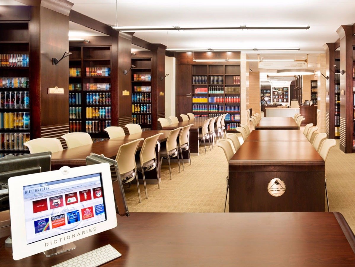 Trung tâm Tri thức là nơi lưu trữ tài liệu của L. Ron Hubbard trong mọi ngôn ngữ được dịch ra.