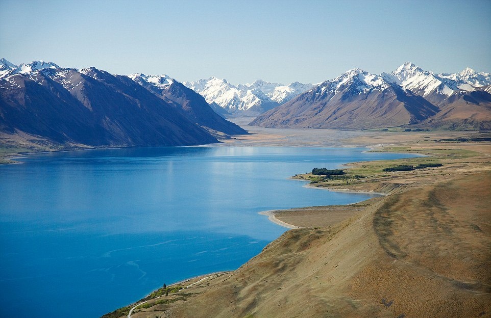 Nhung khach san gia re co tam nhin sieu dep hinh anh