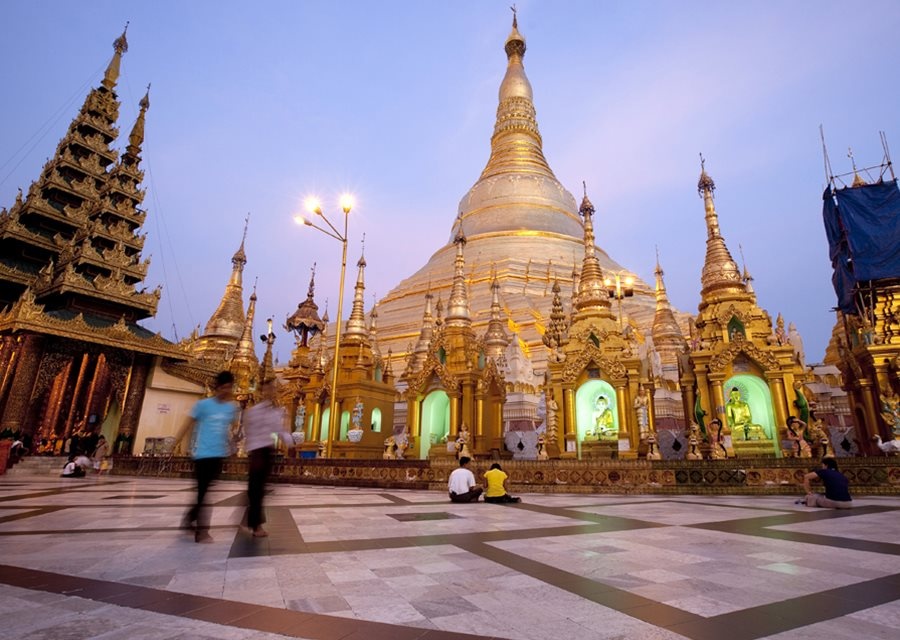 Yangon: Thành phố lớn nhất Myanmar khá hiện đại, nhưng vẫn giữ được những nét cổ điển, truyền thống. Tới đây, du khách nên ghé thăm chợ Bogyoke Aung San, chùa Shwedagon, và thưởng thức ẩm thực vỉa hè. Yangon là cửa ngõ của Myanmar, với đường bay trực tiếp tới các thành phố lớn của châu Á. Ảnh: Insightguides.