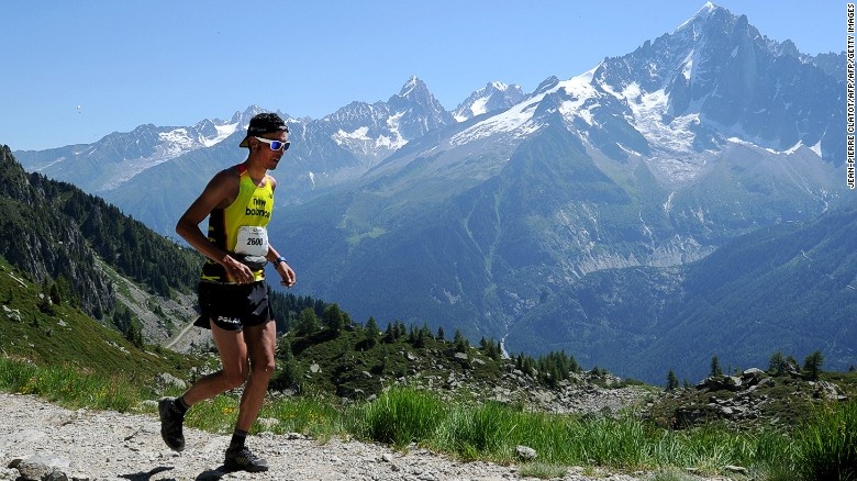 Cuộc đua Utra Marathon Mont Blanc (Pháp, Italy, Thụy Sĩ): Cuộc đua marathon này xuất phát từ Chamonix, Pháp, với tuyến đường qua Italy và Thụy Sĩ. Mỗi thí sinh có 46 tiếng để hoàn tất 168 km.