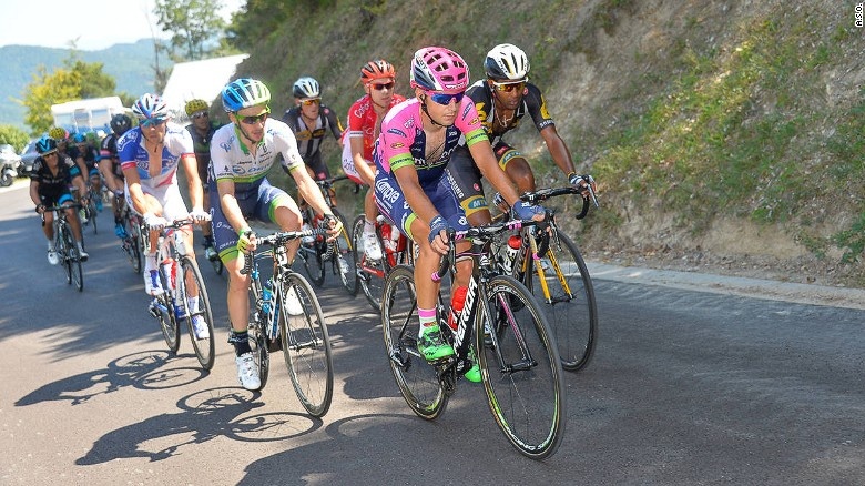 L’Etape du Tour (Pháp): Trong suốt 22 năm qua, những người hâm mộ môn đạp xe đã có cơ hội trải nghiệm tuyến đường đua của Tour de France đình đáp. L’Etape du Tour diễn ra từ năm 1993, thu hút nhiều người đi xe đạp trên khắp thế giới.