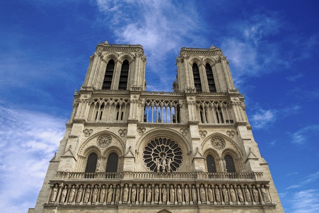 Nhà thờ Đức Bà Paris lộng lẫy y như những gì bạn tưởng.