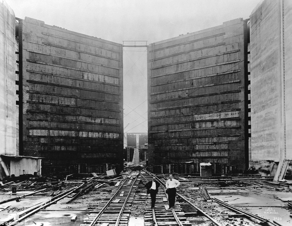 Cong cuoc vi dai dao nui, be song xay kenh dao Panama hinh anh