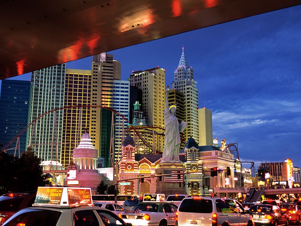 Las Vegas, Mỹ: Las Vegas nổi tiếng với phong cách sống hào nhoáng, sôi động. Đây là nơi lý tưởng để bạn có thể khóc giữa đám đông mà không sợ những ánh nhìn ái ngại.
