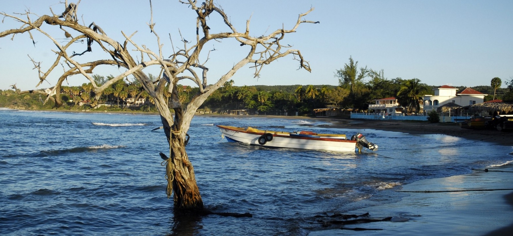 Bãi biển Treasure, Jamaica: Trên hòn đảo nghỉ dưỡng nổi tiếng thế giới, bãi biển Treasure được lòng du khách bởi sự yên tĩnh, thư thái, cạnh cộng đồng dân cư thân thiện.
