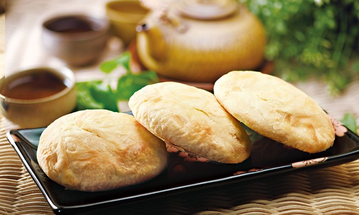 7. Bánh suncake ở Đài Trung: Các du khách mê đồ ngọt sẽ không thất vọng khi tới Đài Trung. Bạn nên ghé thăm các phố như Ziyou, Zhongzheng và Minquan để thưởng thức suncake - một loại bánh nướng vỏ giòn, với nhân mạch nha, mật ong hoặc khoai môn. Ảnh: Groupon.