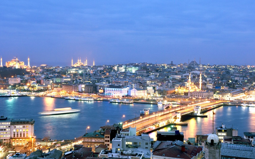 Khách sạn The Park, Istanbul, Thổ Nhĩ Kỳ: Istanbul được coi là “thủ đô gián điệp” của châu Âu vào Thế chiến II. Khách sạn The Park là địa điểm quen thuộc của các gián điệp khét tiếng như Elyeza Basna, gián điệp của Đức Quốc xa, hay điệp viên hai mang Kim Philby.