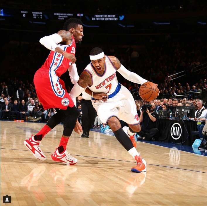 9. Madison Square Garden (New York, Mỹ): Madison Square Garden là một sân khấu trong nhà nổi tiếng ở New York, nơi diễn ra các trận bóng rổ kinh điển hay những buổi biểu diễn âm nhạc sôi động.