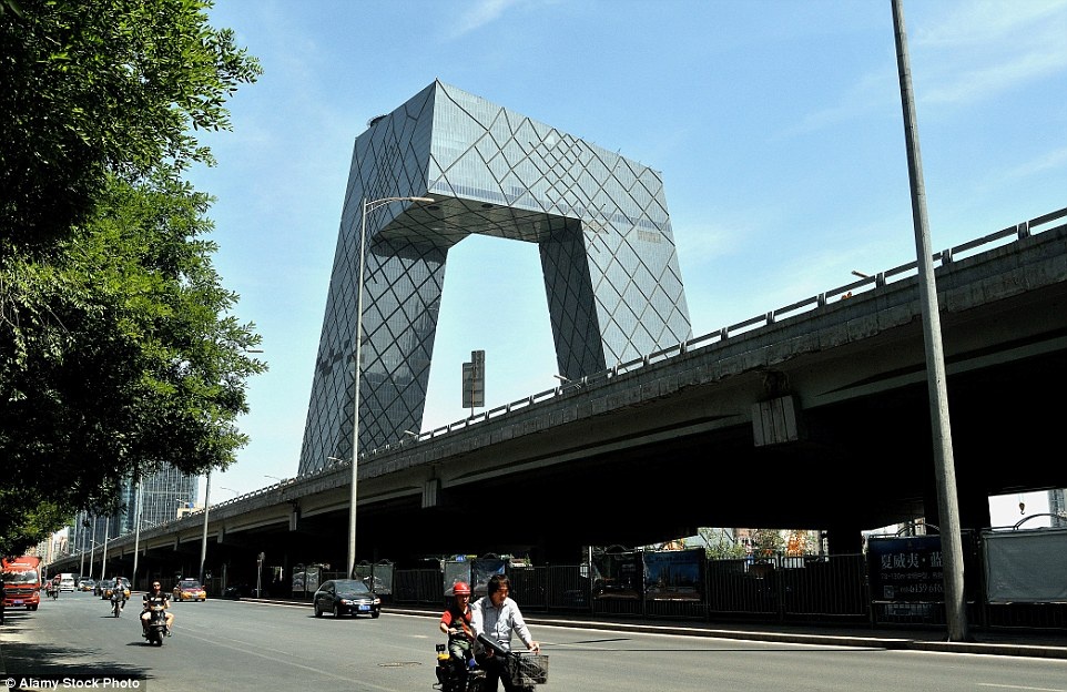 Trụ sở truyền hình Trung Quốc đại lục, Bắc kinh, Trung Quốc: Các kiến trúc sư thiết kế tòa nhà này theo hình dạng của một đoạn xoắn. Tuy nhiên, chắc phải mất một lúc lâu du khách mới nhận ra được điều này.