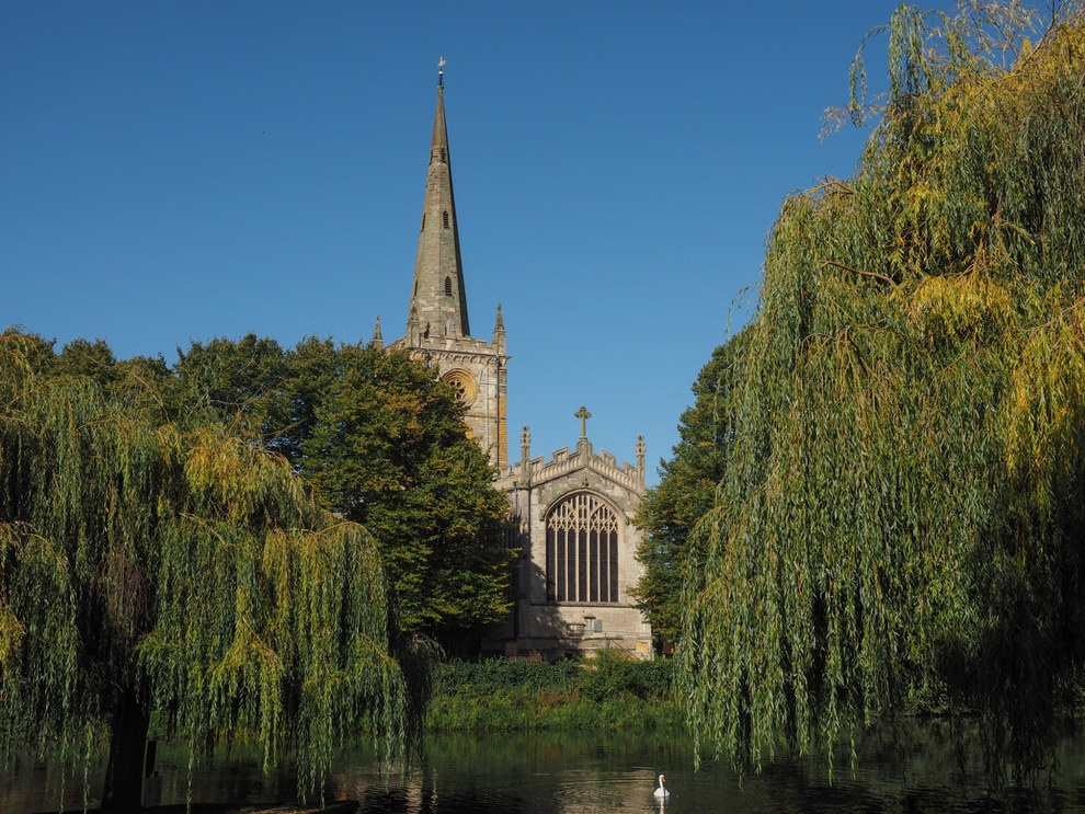7. Stratford-upon-Avon, Anh: Năm 2016, thành phố quyến rũ cạnh bờ sông này sẽ tổ chức lễ kỷ niệm 400 năm ngày mất của William Shakespeare, với nhiều hoạt động văn hóa thú vị. Đây là nơi tuyệt vời để du khách tạm rời xa sự ồn ào của London, chiêm ngưỡng kiến trúc cổ, thưởng văn hóa ẩm thực hiện đại và những vở kịch nổi tiếng.