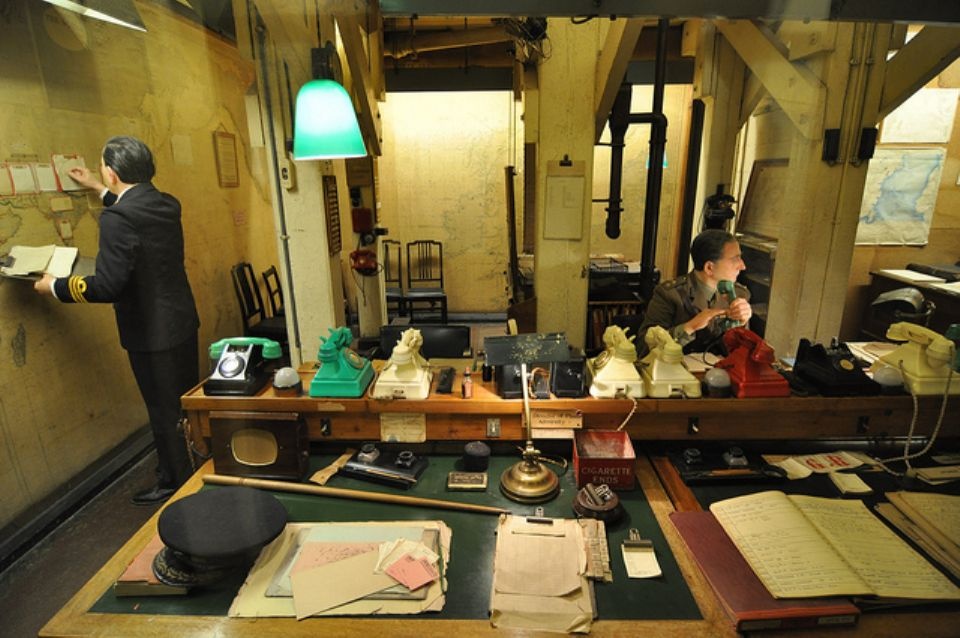 Những căn phòng này chỉ chiếm 1/3 trong khu tổ hợp ngầm rộng 3.000 m2 được sử dụng vào năm 1940-1945. Hiện nay, nơi này vẫn còn lưu giữ nhiều hiện vật lịch sử thú vị. Ảnh: Sightseeingtours.