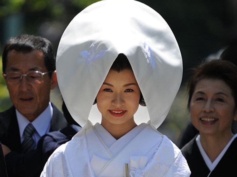 Lam gi de tranh mat mat khi du dam cuoi o Nhat hinh anh